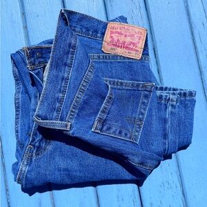 Levi 505s zipper fly, 33x29